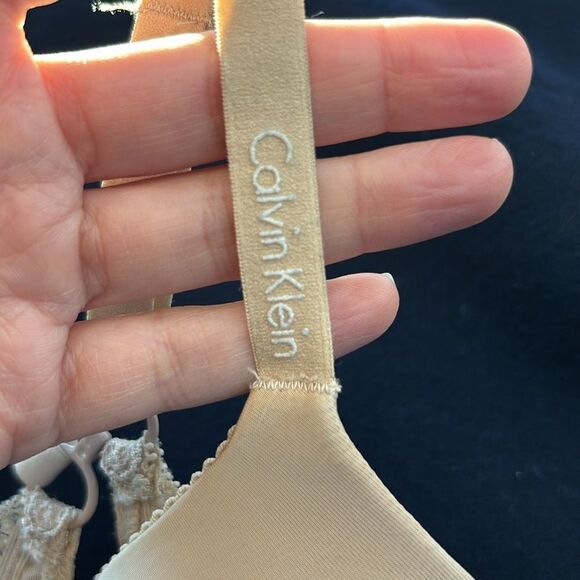 NWOT Calvin Klein Tan Lace Convertible Racerback Demi Bra 36C - Picture 12 of 14